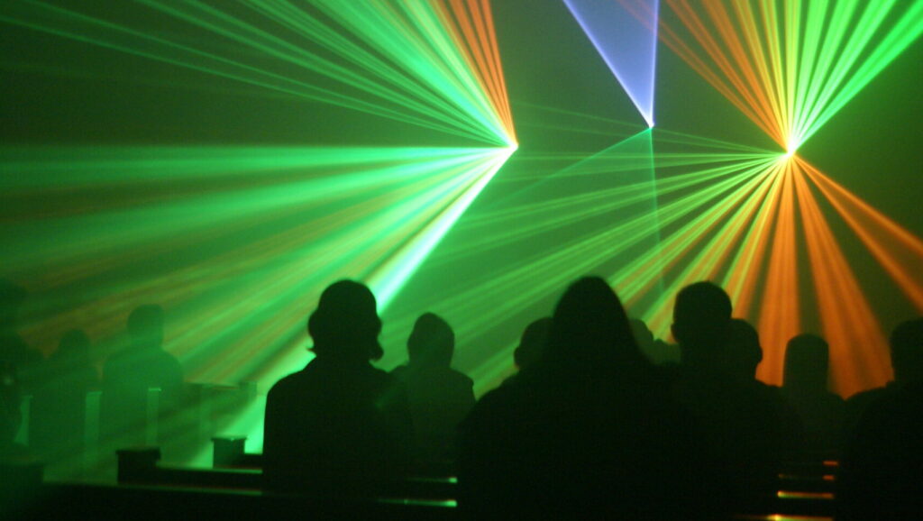 Beeindruckende Lasershow in Menzingen