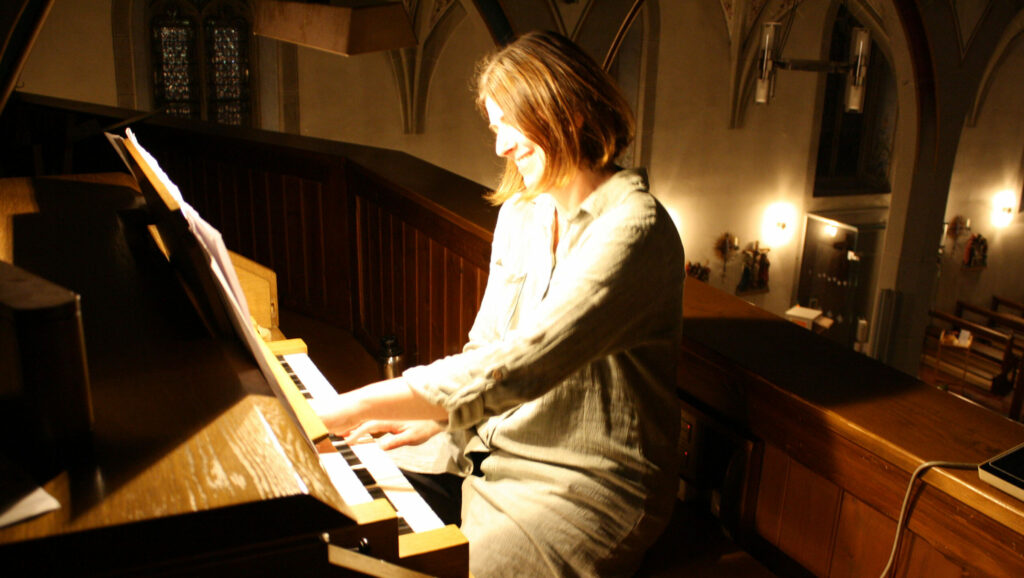 Katja Huber an der Orgel in Oberägeri