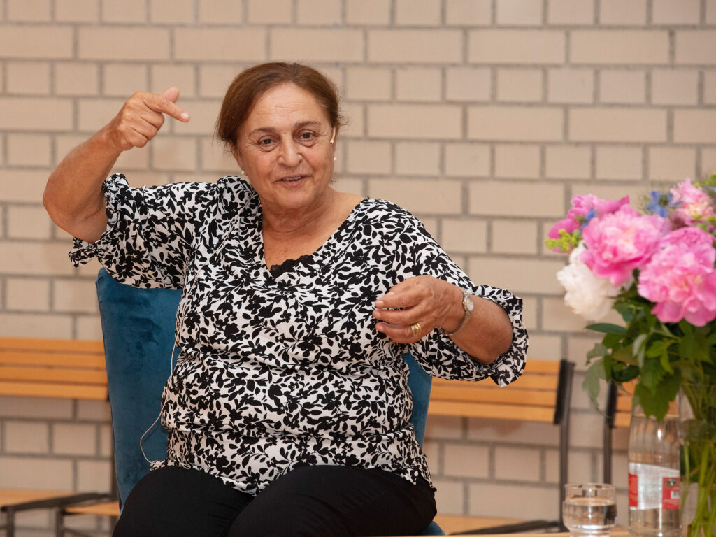 Sumaya Farhat-Naser erzählte in Hünenberg temperamentvoll vom Alltag als palästinensische Christin | © Thomas Müller